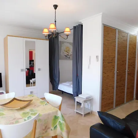 Apartment T1 Bis Standing Le Vitoria Climatisation, Proche Plage Antibes
